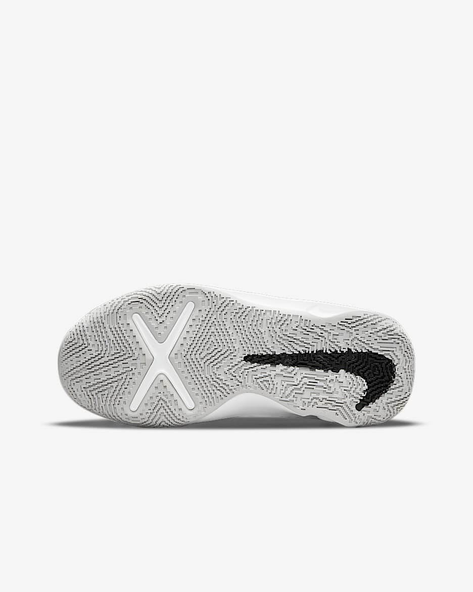 Nike Team Hustle D 10 Big Kids Basketball Shoes. Nike